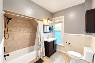 952 Larkin Ave, Elgin, IL 60123 - Photo 9