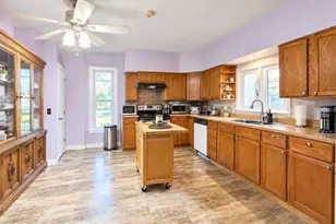 952 Larkin Ave, Elgin, IL 60123 - Photo 5