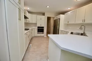 516 N Thornwood Dr, McHenry, IL 60050 - Photo 9