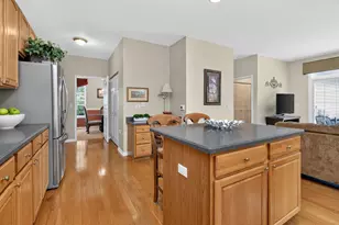 611 Dunhill Ln, Carol Stream, IL 60188 - Photo 9