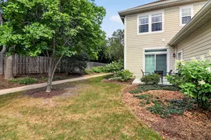 611 Dunhill Ln, Carol Stream, IL 60188 - Photo 23