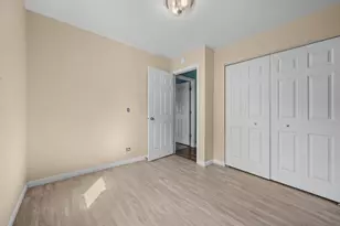 1028 Idlewild Dr, Round Lake Beach, IL 60073 - Photo 13