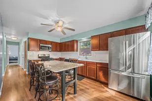 1028 Idlewild Dr, Round Lake Beach, IL 60073 - Photo 5