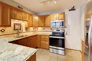 201 E Chestnut St, Chicago, IL 60611 - Photo 7