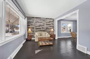 5942 W Thorndale Ave, Chicago, IL 60646 - Photo 3