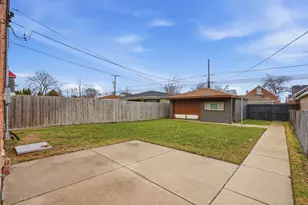10941 S Ave C, Chicago, IL 60617 - Photo 15