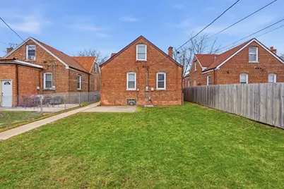 10941 S Avenue C, Chicago, IL 60617 - Photo 17