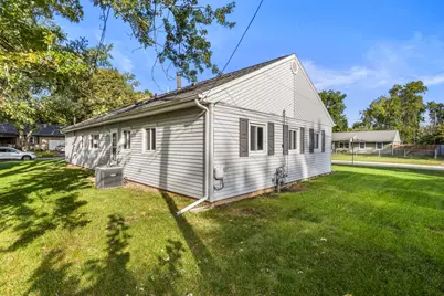 2903 Sangamon Drive, Champaign, IL 61821 - Photo 5