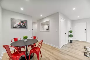 7109 N Western Ave, Chicago, IL 60645 - Photo 9