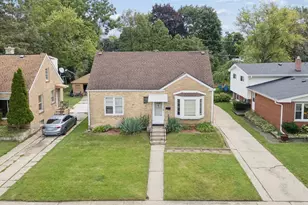 1031 Glenwood Ave, Waukegan, IL 60085 - Photo 3
