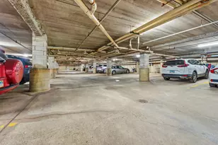 815 Leicester Rd, Elk Grove Village, IL 60007 - Photo 21