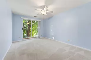 815 Leicester Rd, Elk Grove Village, IL 60007 - Photo 17