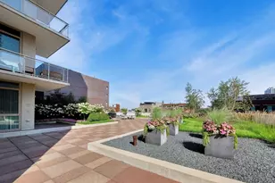 230 W Division St, Chicago, IL 60610 - Photo 29