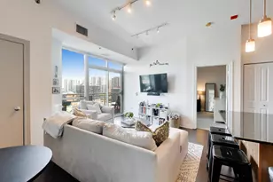 230 W Division St, Chicago, IL 60610 - Photo 3