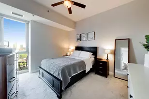 230 W Division St, Chicago, IL 60610 - Photo 9