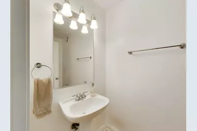 230 W Division Street #1107, Chicago, IL 60610 - Photo 17