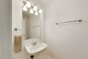 230 W Division St, Chicago, IL 60610 - Photo 17