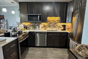 1560 N Sandburg Terrace, Chicago, IL 60610 - Photo 3