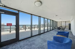 1560 N Sandburg Terrace, Chicago, IL 60610 - Photo 15