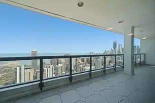 1560 N Sandburg Terrace, Chicago, IL 60610 - Photo 19