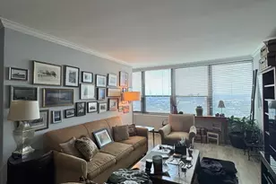 1560 N Sandburg Terrace, Chicago, IL 60610 - Photo 7