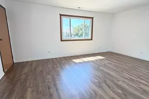 311 Dawn Ct, Bloomingdale, IL 60108 - Photo 5