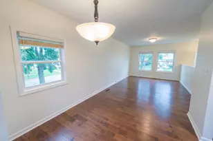 1429 N Green Meadows Blvd, Streamwood, IL 60107 - Photo 7