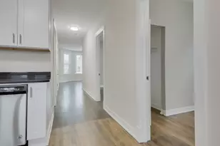 2842 N Avers Ave, Chicago, IL 60618 - Photo 5