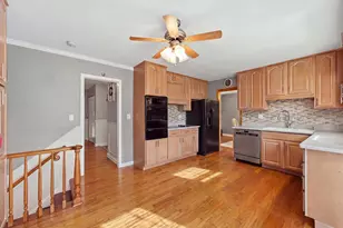 8030 Carlisle Dr, Hanover Park, IL 60133 - Photo 5