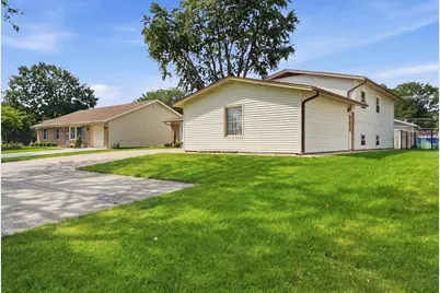 8030 Carlisle Drive, Hanover Park, IL 60133 - Photo 39