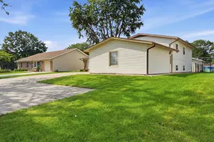 8030 Carlisle Dr, Hanover Park, IL 60133 - Photo 39