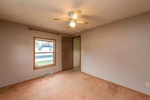 785 Hillcrest Ave, Park City, IL 60085 - Photo 13