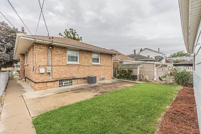 1528 N 21 Avenue, Melrose Park, IL 60160 - Photo 25