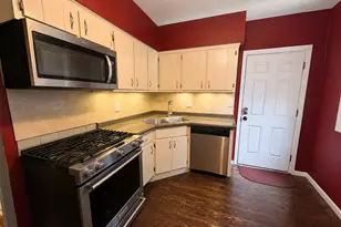 925 W Addison St, Chicago, IL 60613 - Photo 3