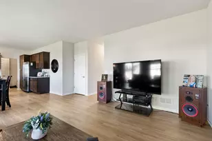 451 Mary Ann Cir, Sycamore, IL 60178 - Photo 13