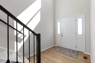 451 Mary Ann Cir, Sycamore, IL 60178 - Photo 5