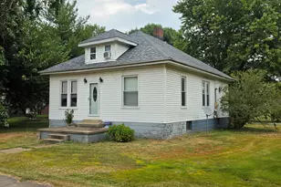416 Perkins St, Odin, IL 62870 - Photo 35