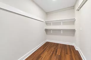 6453 N Bosworth Ave, Chicago, IL 60626 - Photo 17