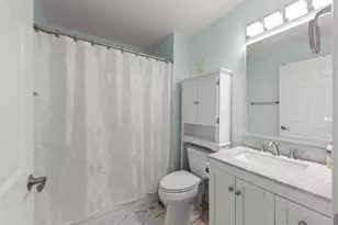 30W101 Fairfax Ct, Warrenville, IL 60555 - Photo 11
