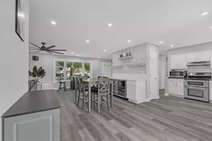 224 Redwood Ave, Elk Grove Village, IL 60007 - Photo 9