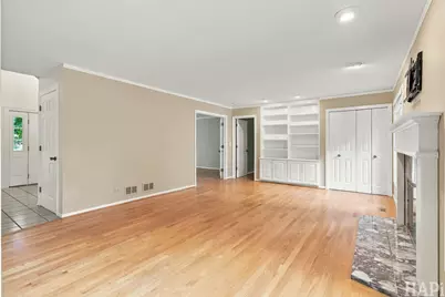 22 Bruce Circle N, Hawthorn Woods, IL 60047 - Photo 15