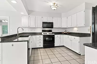 22 Bruce Circle N, Hawthorn Woods, IL 60047 - Photo 7