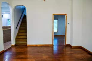1037 N 8th St, Springfield, IL 62702 - Photo 9