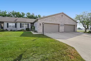 512 Stonecrest Dr, Savoy, IL 61874 - Photo 3