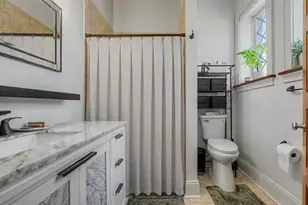 116 W Locust St, Bloomington, IL 61701 - Photo 5