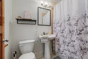 116 W Locust St, Bloomington, IL 61701 - Photo 11