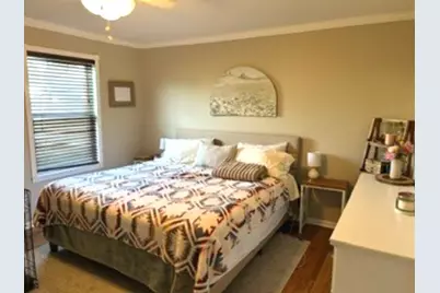 2058 Limestone Lane, Carpentersville, IL 60110 - Photo 7