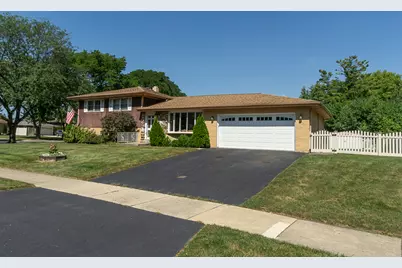 1101 N Millns Lane, Addison, IL 60101 - Photo 1