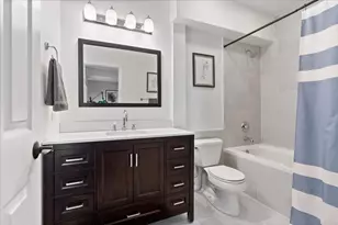 1338 W Addison St, Chicago, IL 60613 - Photo 13