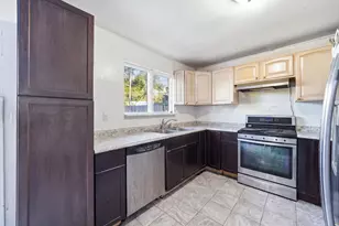 116 S Pinecrest Rd, Bolingbrook, IL 60440 - Photo 7